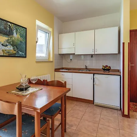 2 Bedroom Amazing In Hébergement de vacances *
