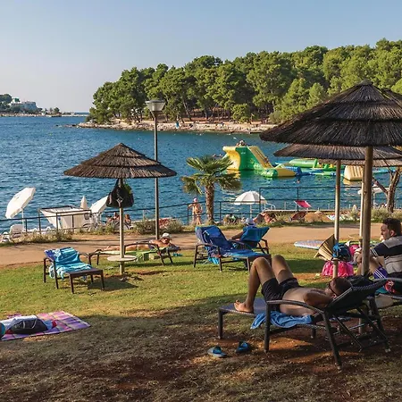 Hébergement de vacances 2 Bedroom Amazing In Poreč